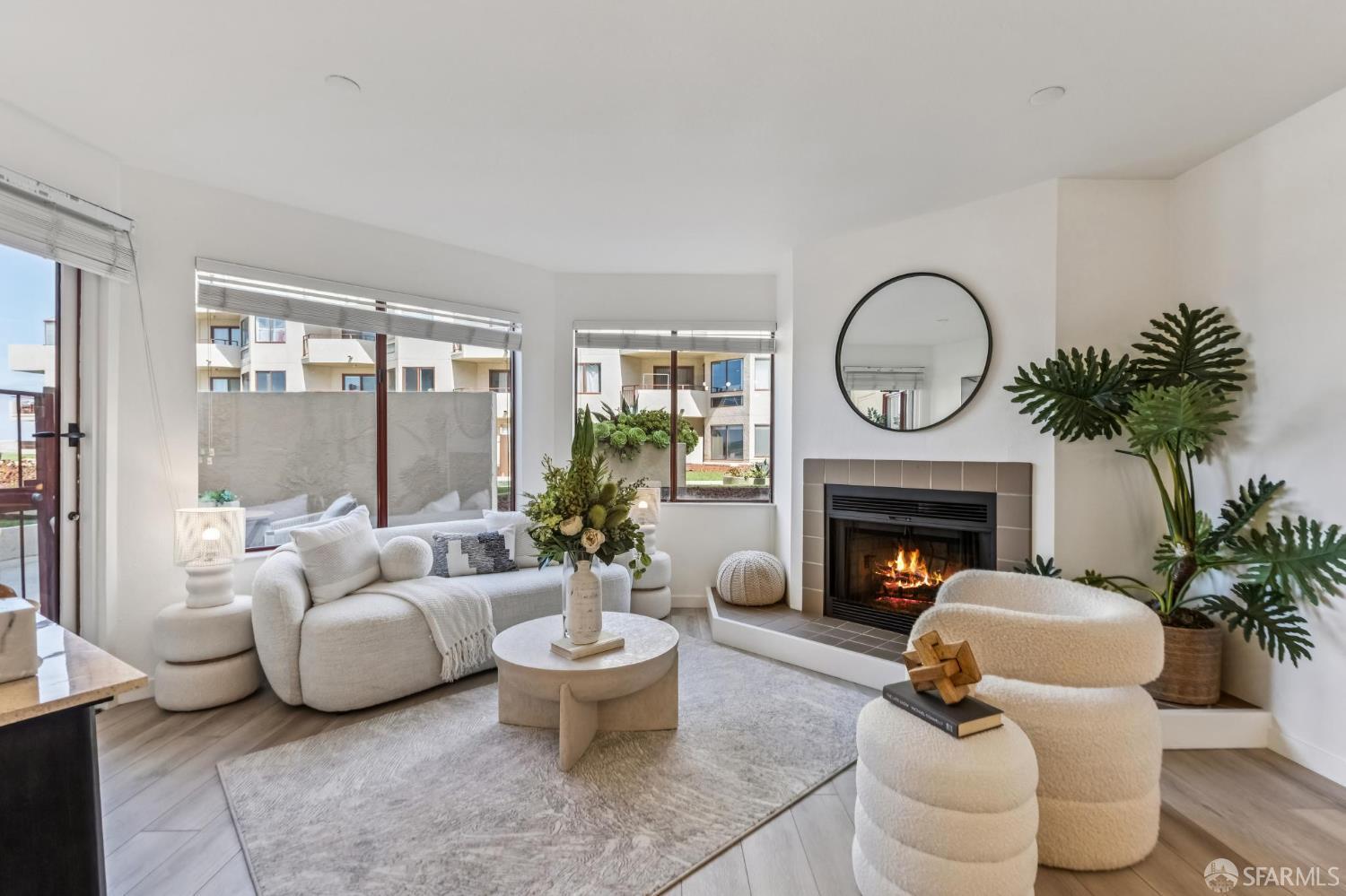 Photo #3: 425068786 Listing 