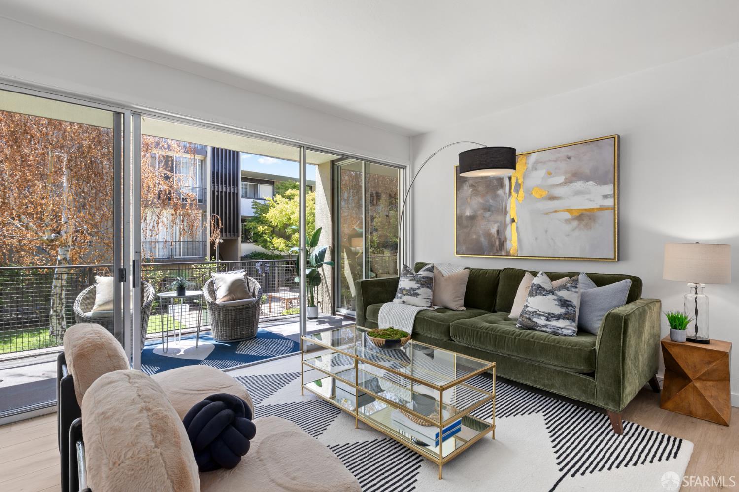 Detail Gallery Image 4 of 31 For 425 Grant Ave #19,  Palo Alto,  CA 94306 - 3 Beds | 2 Baths