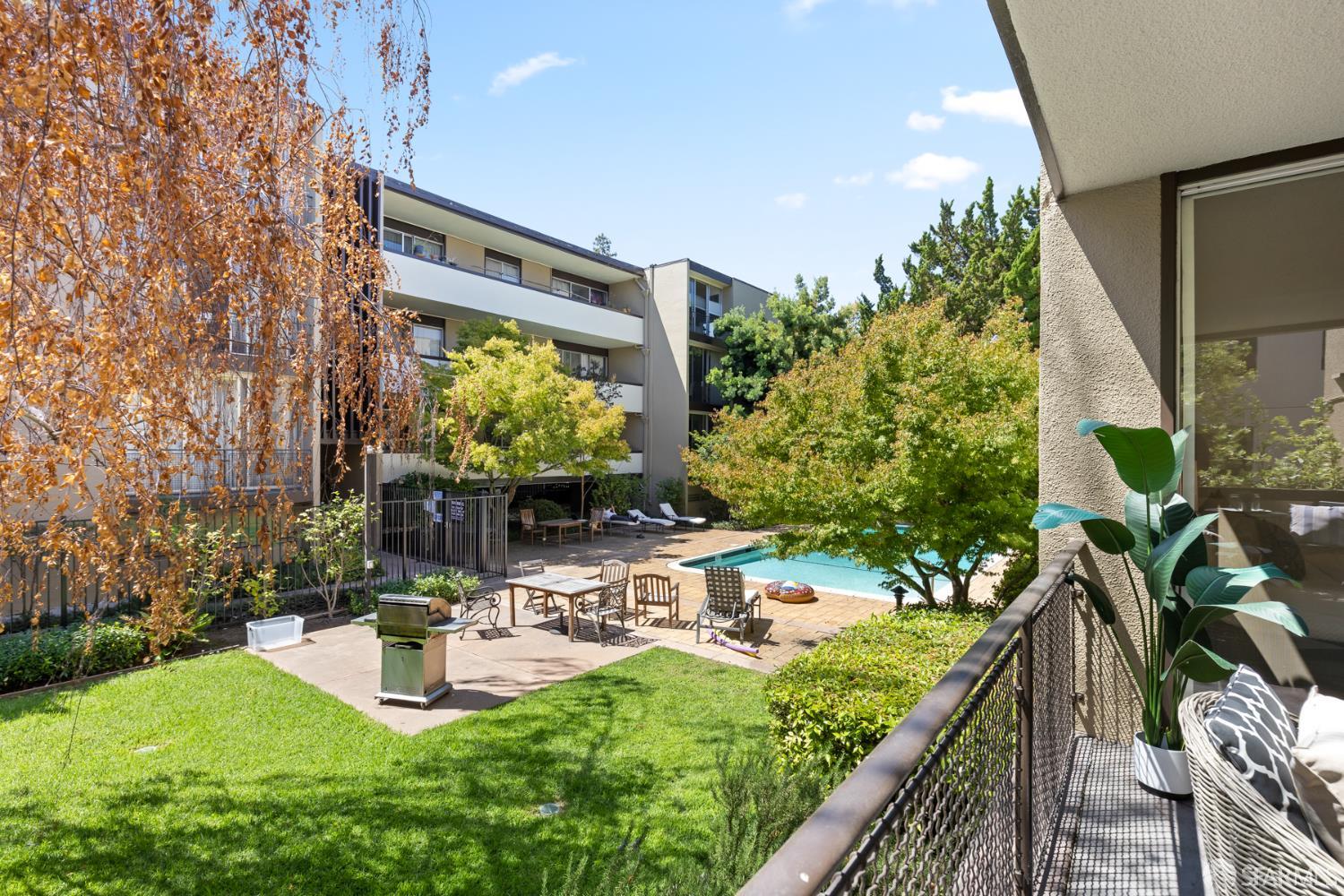 Detail Gallery Image 6 of 31 For 425 Grant Ave #19,  Palo Alto,  CA 94306 - 3 Beds | 2 Baths