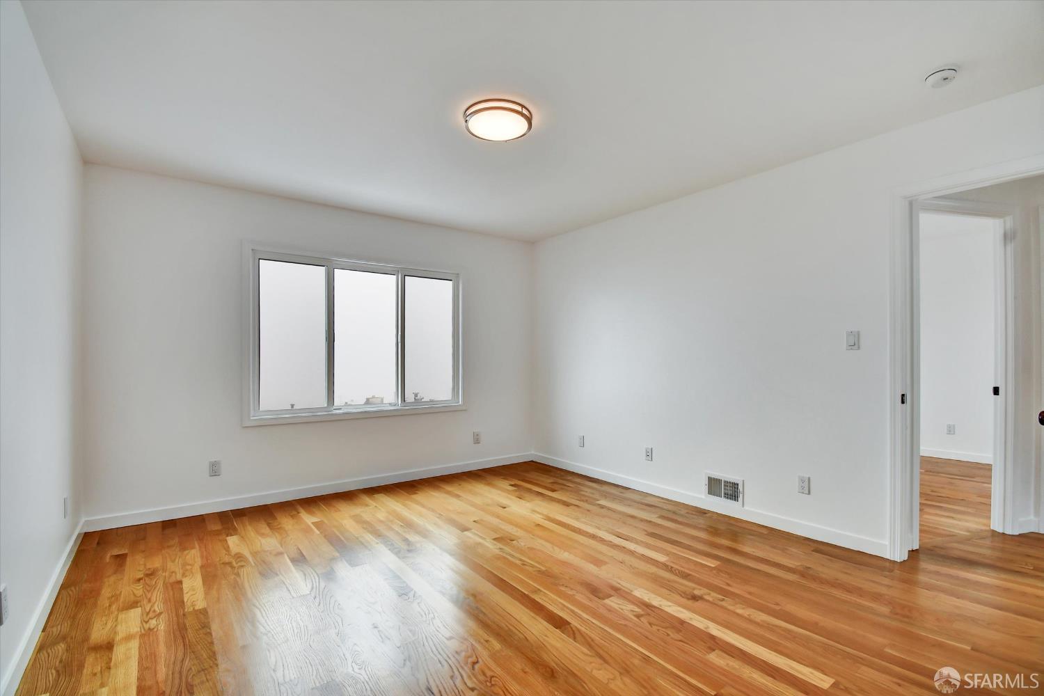 Detail Gallery Image 12 of 20 For 233 Sargent St, San Francisco,  CA 94132 - 3 Beds | 2 Baths