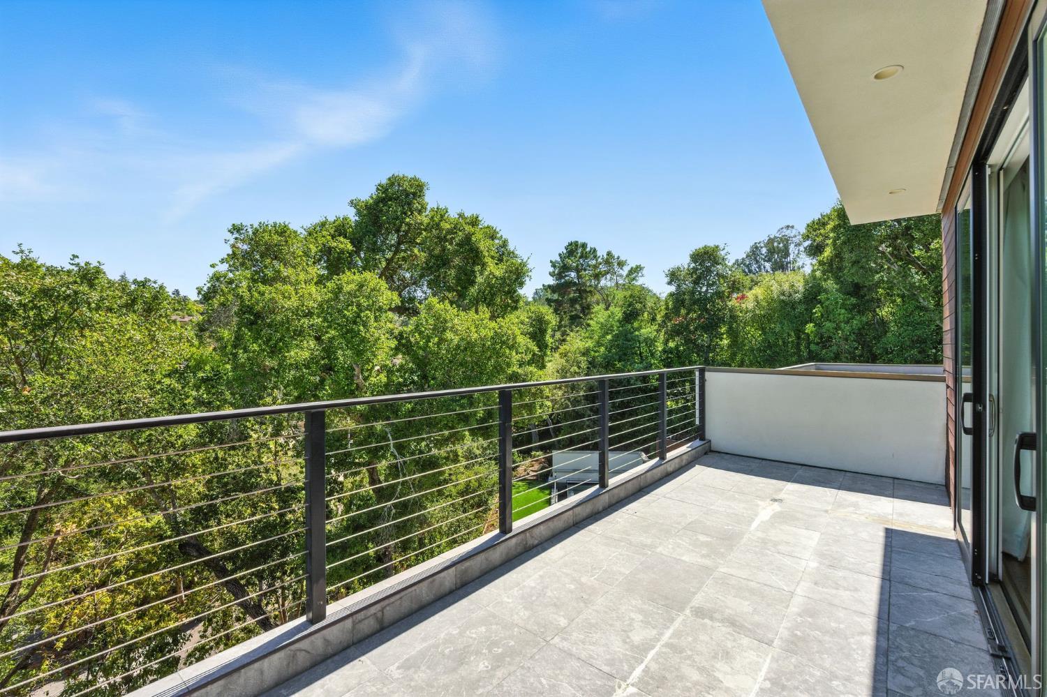 Detail Gallery Image 16 of 46 For 1225 La Cumbre Rd, Hillsborough,  CA 94010 - 6 Beds | 6/2 Baths