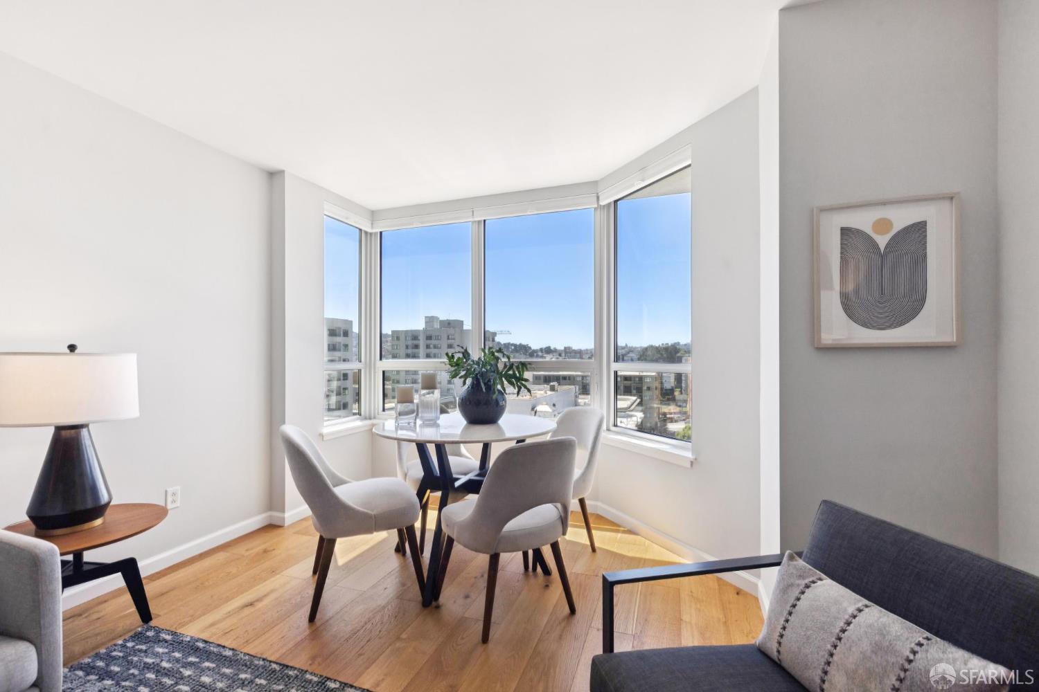 Photo #6: 425069338 Listing 