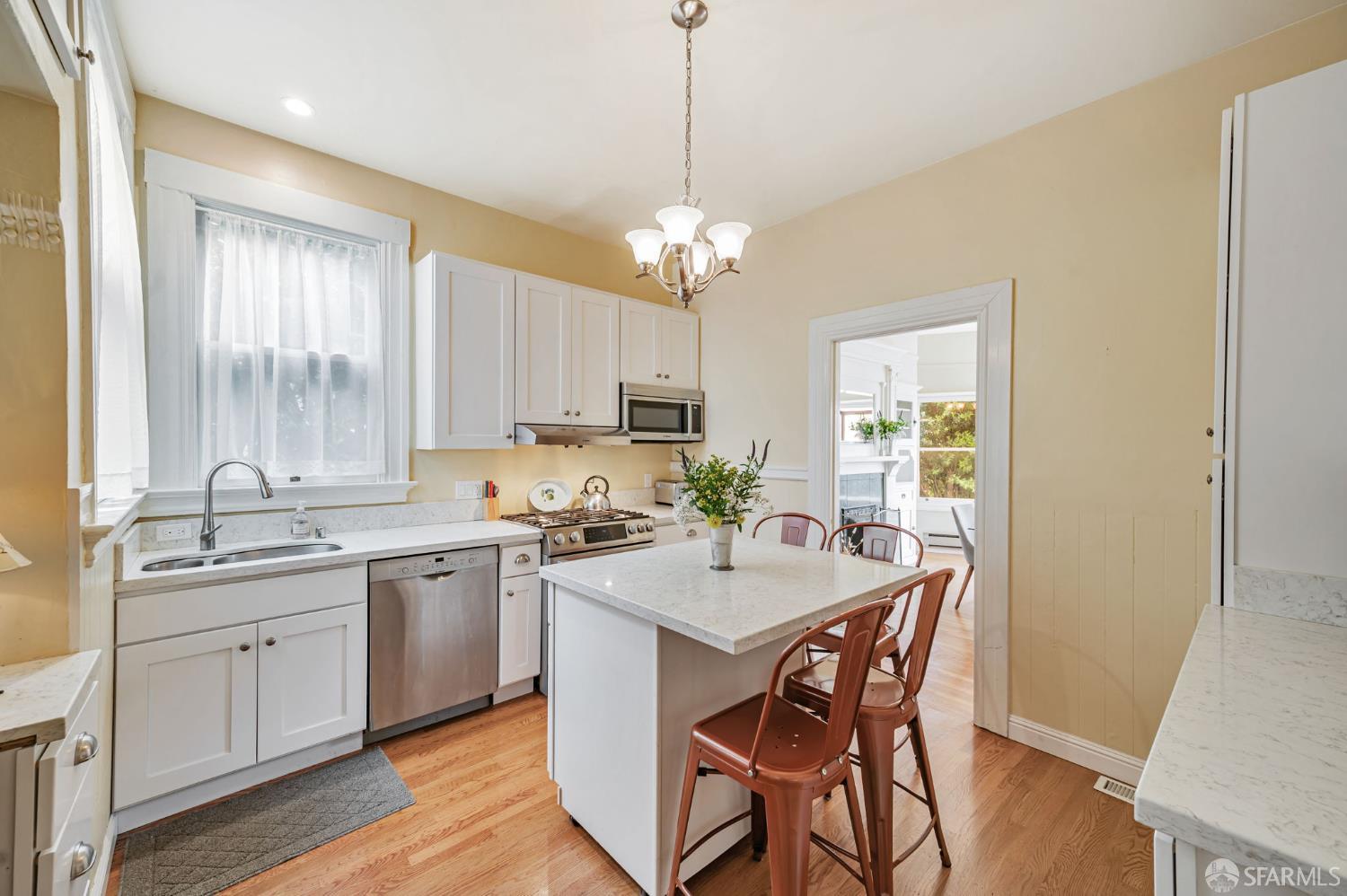 Photo #6: 425069210 Listing 