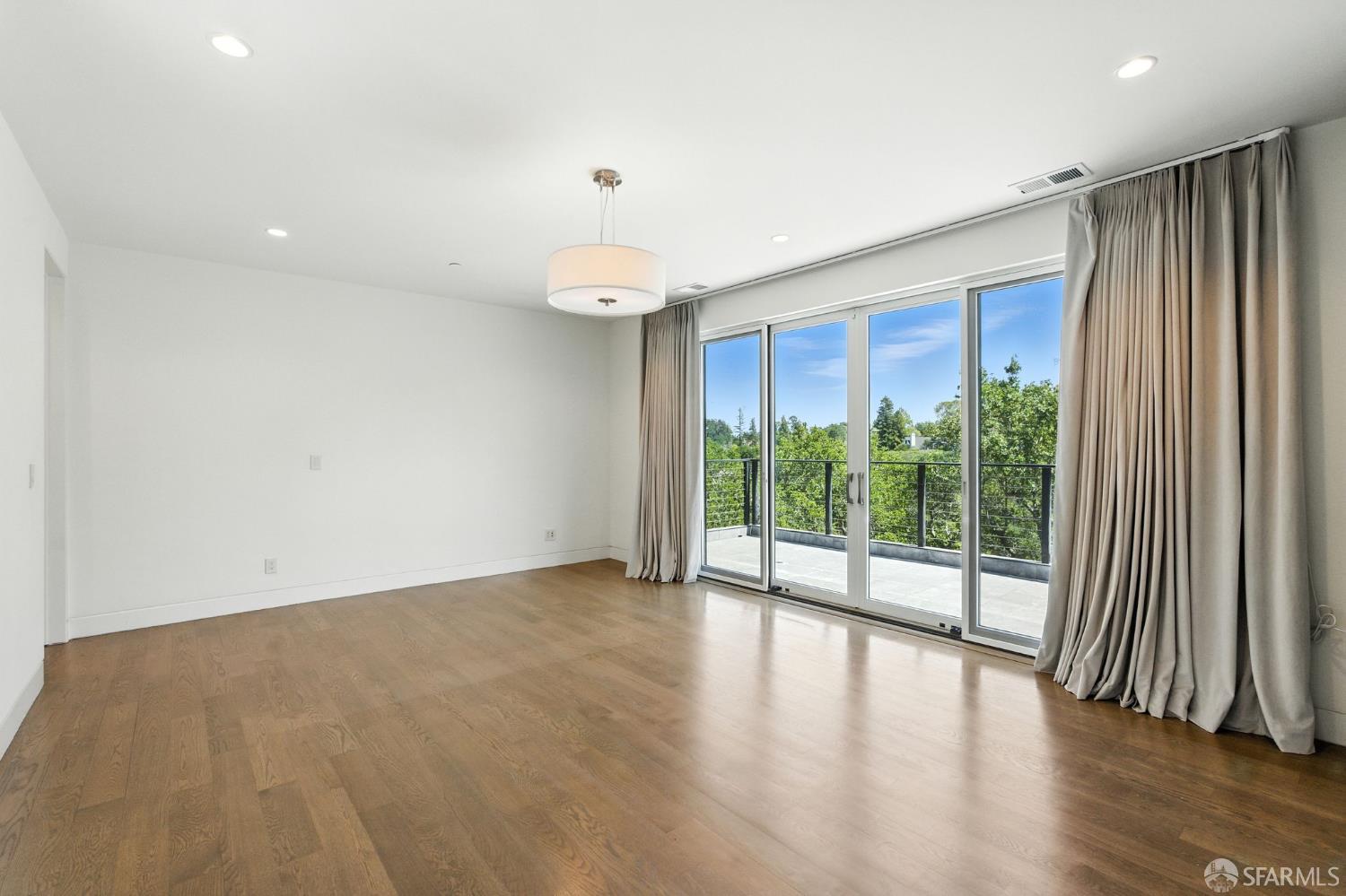 Detail Gallery Image 13 of 46 For 1225 La Cumbre Rd, Hillsborough,  CA 94010 - 6 Beds | 6/2 Baths