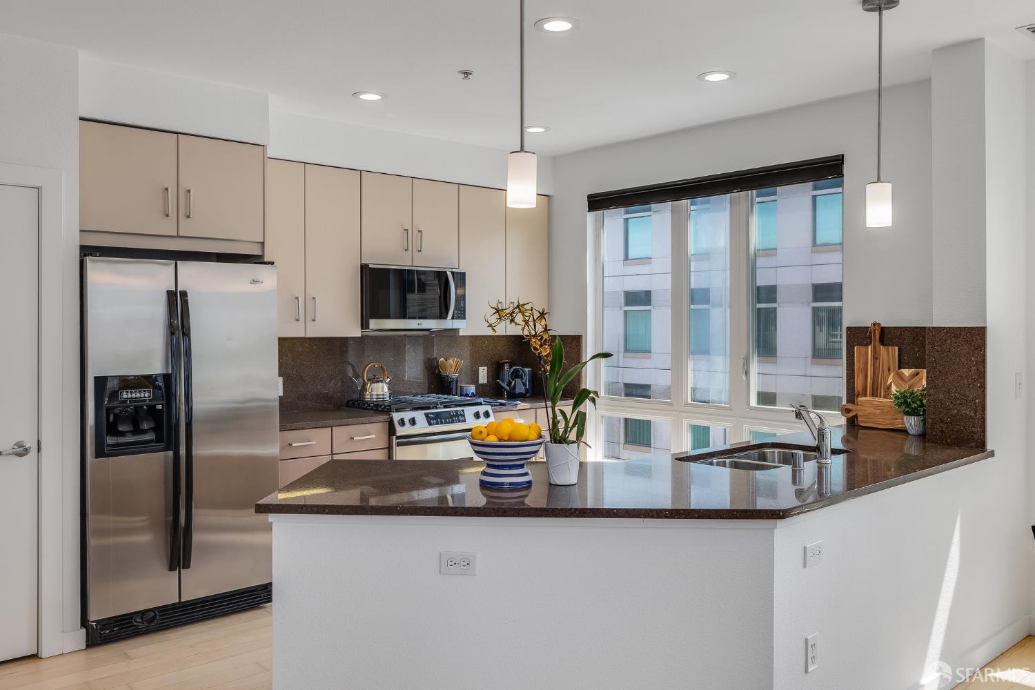 Detail Gallery Image 17 of 63 For 1511 Jefferson St Ph7,  Oakland,  CA 94612 - 2 Beds | 2 Baths