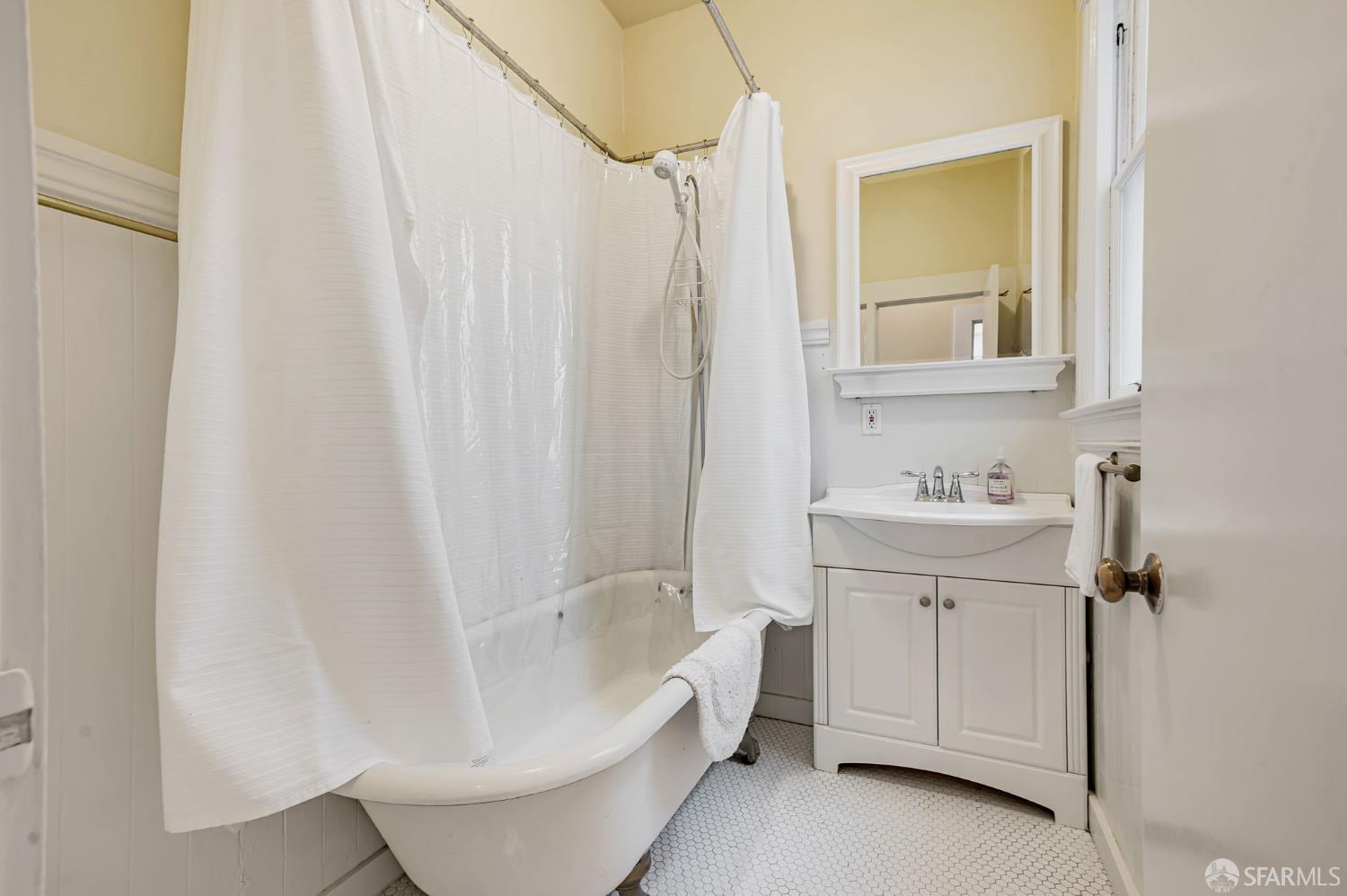 Detail Gallery Image 13 of 22 For 3515 Sacramento St, San Francisco,  CA 94118 - 3 Beds | 1 Baths