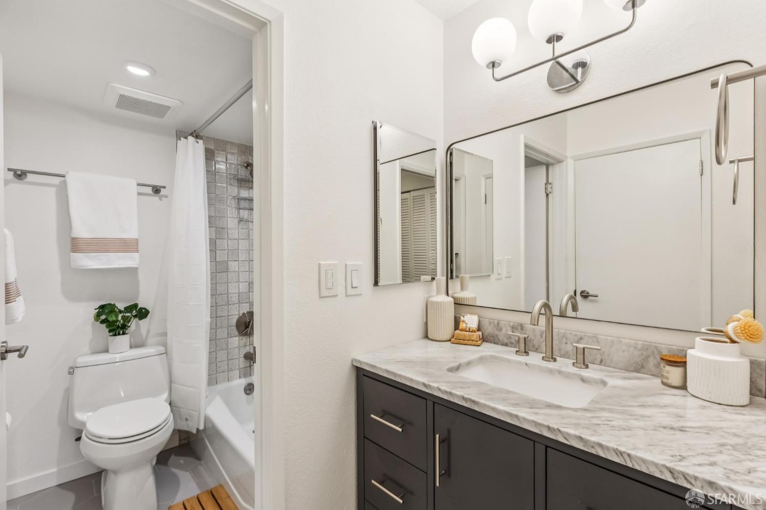 Photo #19: 425068786 Listing: Photo #19