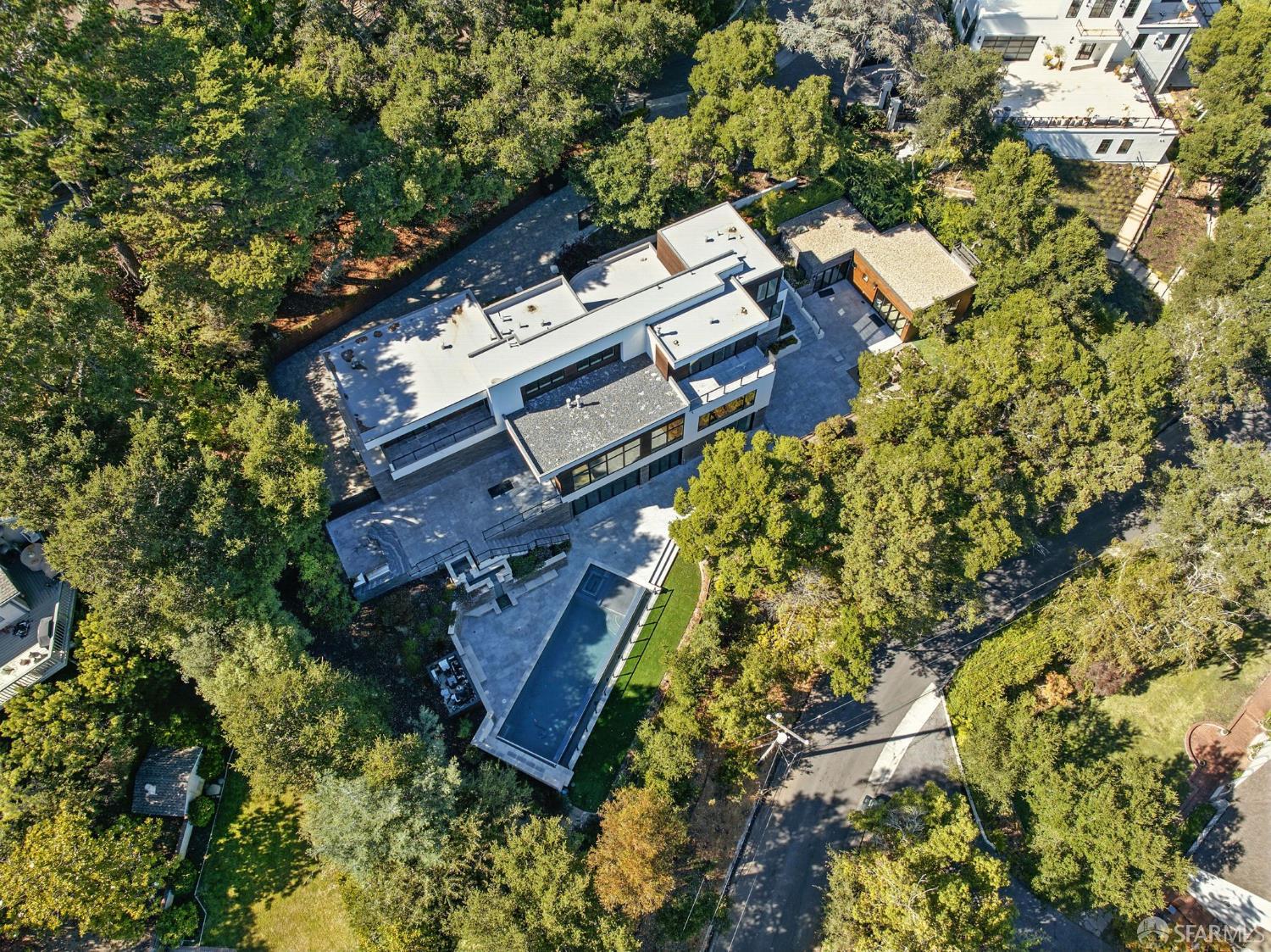 Detail Gallery Image 45 of 46 For 1225 La Cumbre Rd, Hillsborough,  CA 94010 - 6 Beds | 6/2 Baths