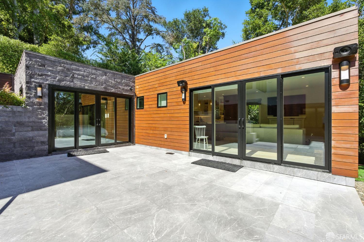 Detail Gallery Image 31 of 46 For 1225 La Cumbre Rd, Hillsborough,  CA 94010 - 6 Beds | 6/2 Baths