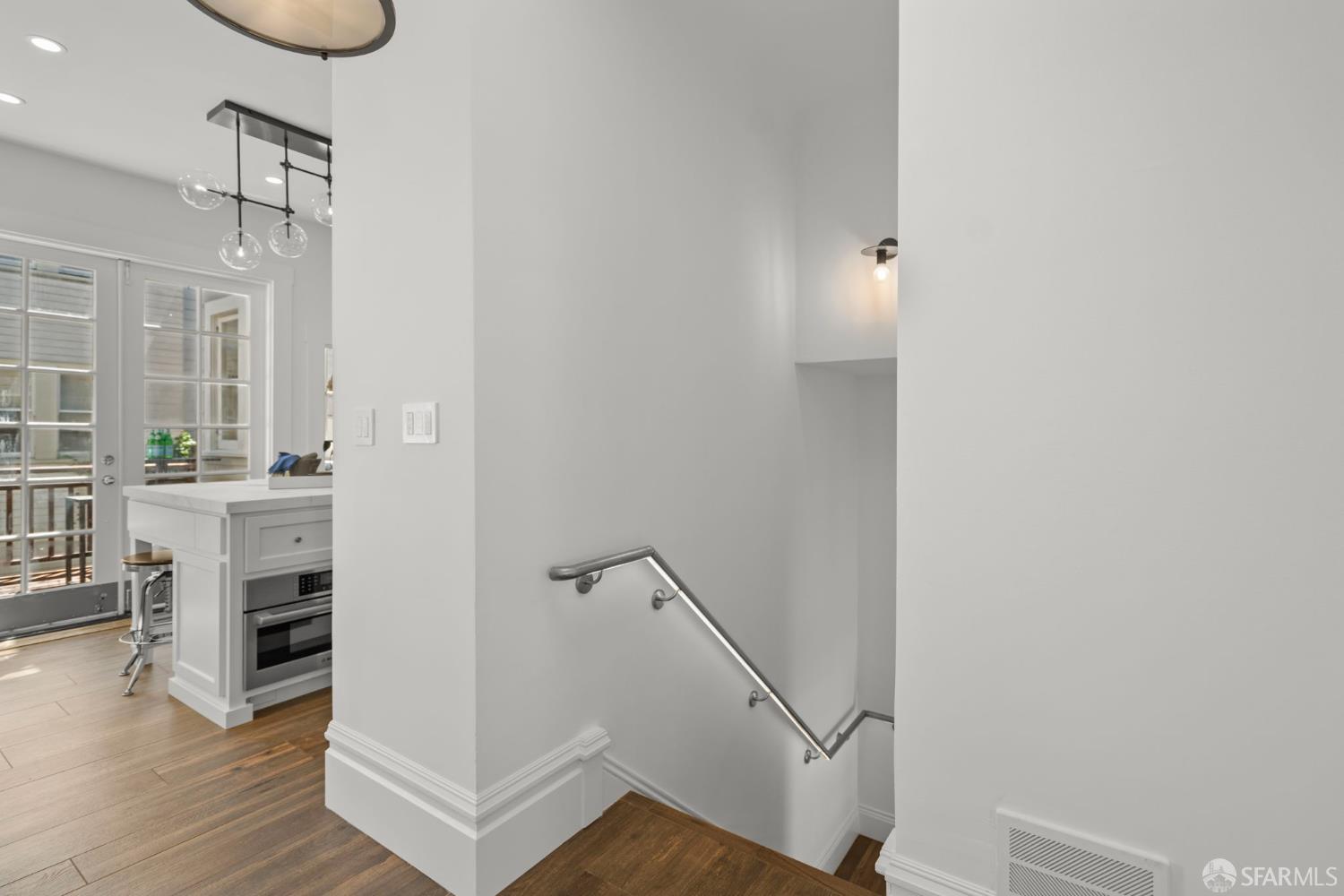 Detail Gallery Image 12 of 31 For 115 Magnolia St, San Francisco,  CA 94123 - 3 Beds | 2 Baths