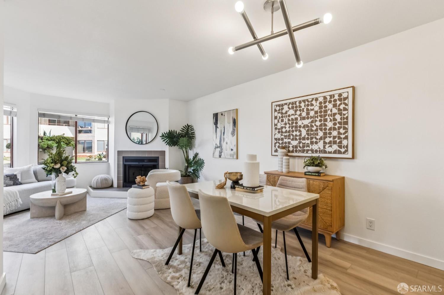 Photo #2: 425068786 Listing 
