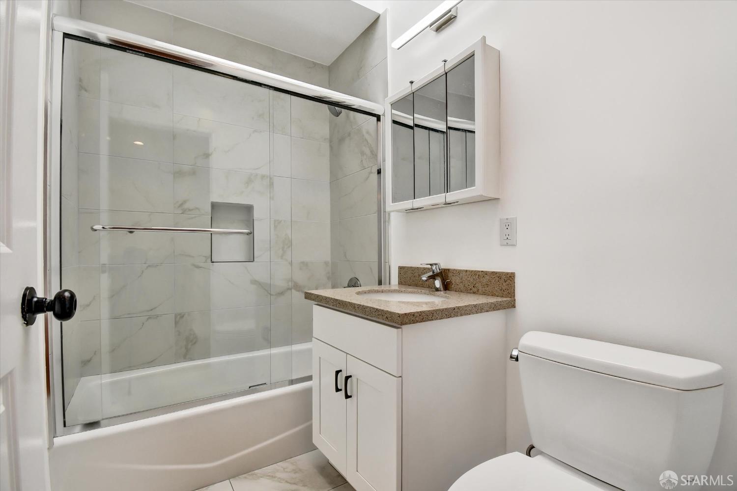 Detail Gallery Image 13 of 20 For 233 Sargent St, San Francisco,  CA 94132 - 3 Beds | 2 Baths