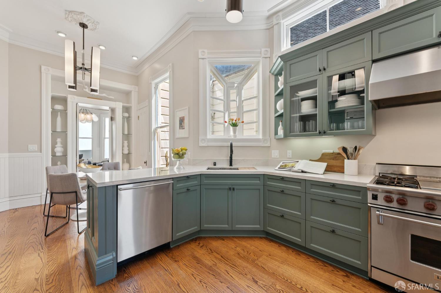 Detail Gallery Image 15 of 78 For 2116 Divisadero St, San Francisco,  CA 94115 - 3 Beds | 2/2 Baths