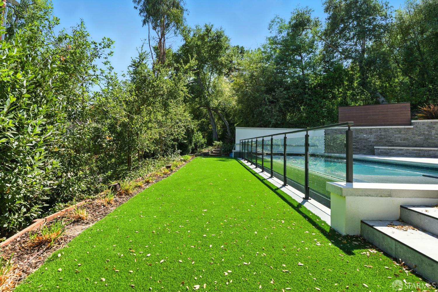 Detail Gallery Image 27 of 46 For 1225 La Cumbre Rd, Hillsborough,  CA 94010 - 6 Beds | 6/2 Baths