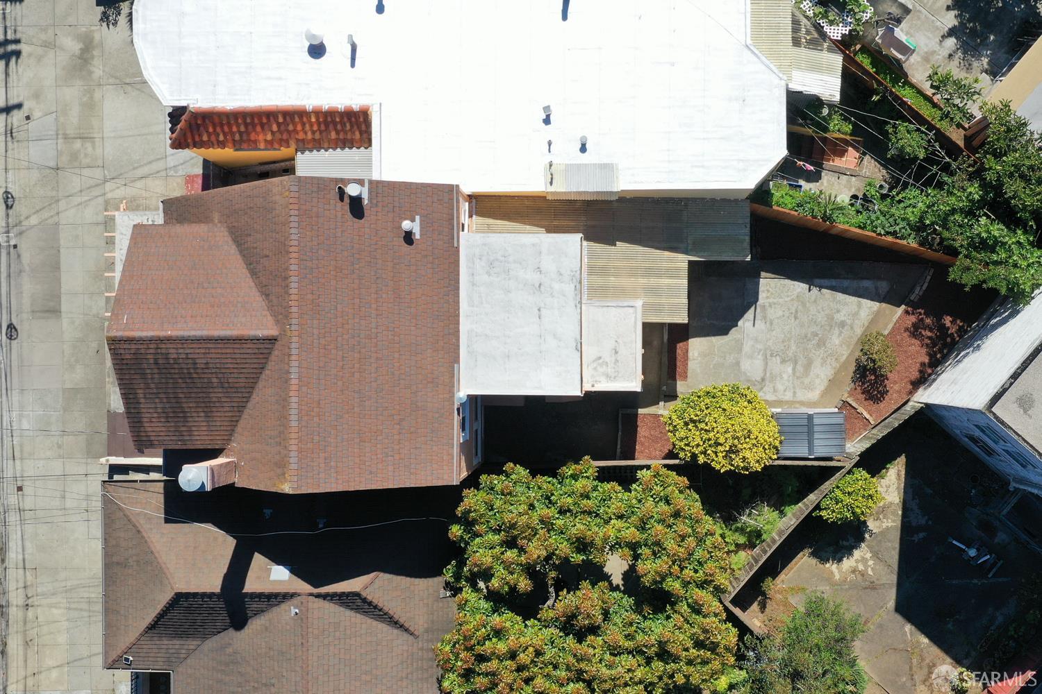 Detail Gallery Image 8 of 62 For 52 Rolph St, San Francisco,  CA 94112 - 2 Beds | 2/1 Baths