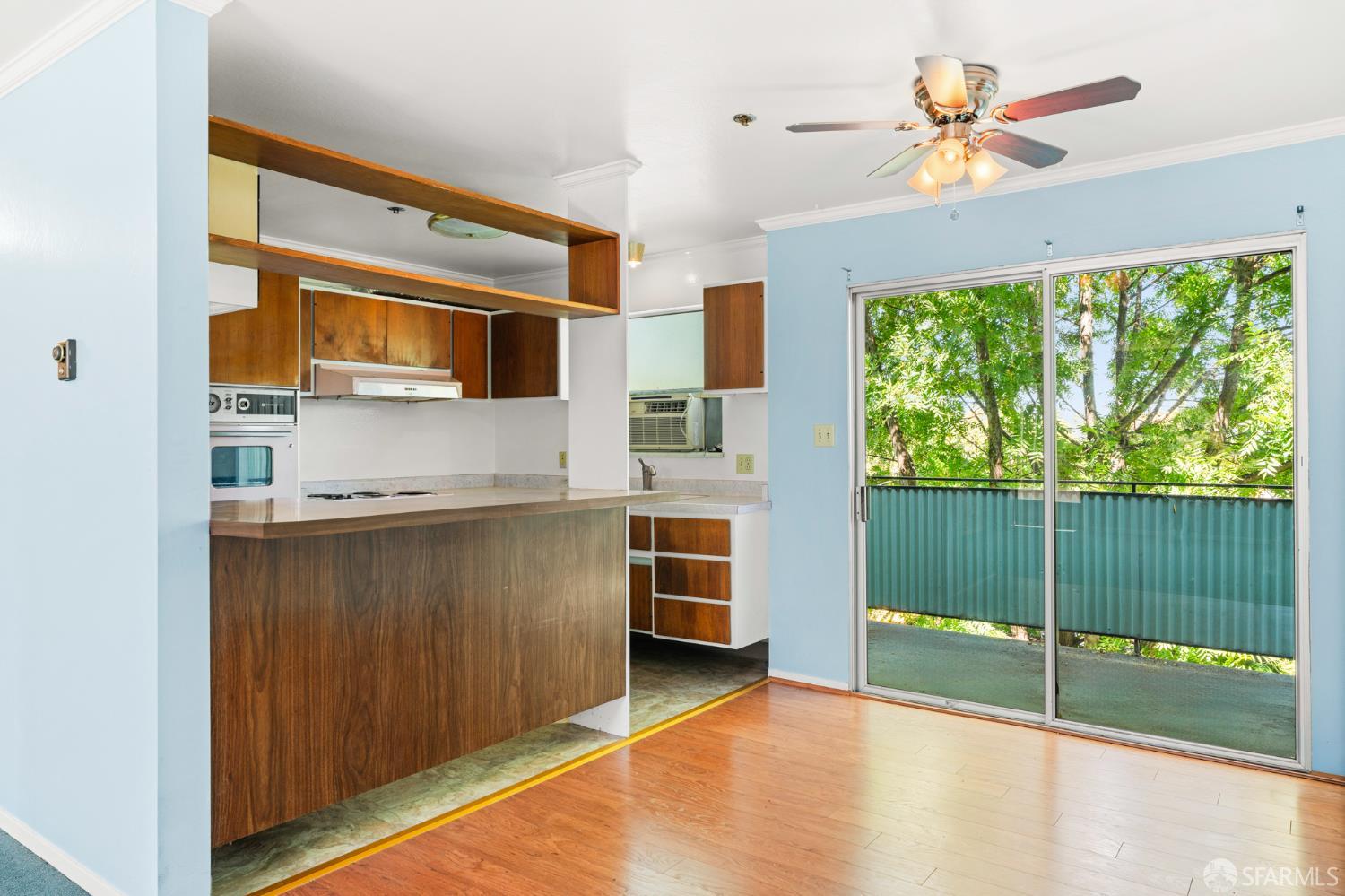 Detail Gallery Image 1 of 22 For 464 Clinton St #309,  Redwood City,  CA 94062 - 1 Beds | 1 Baths