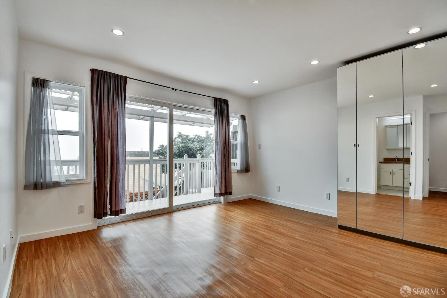 Detail Gallery Image 7 of 20 For 233 Sargent St, San Francisco,  CA 94132 - 3 Beds | 2 Baths