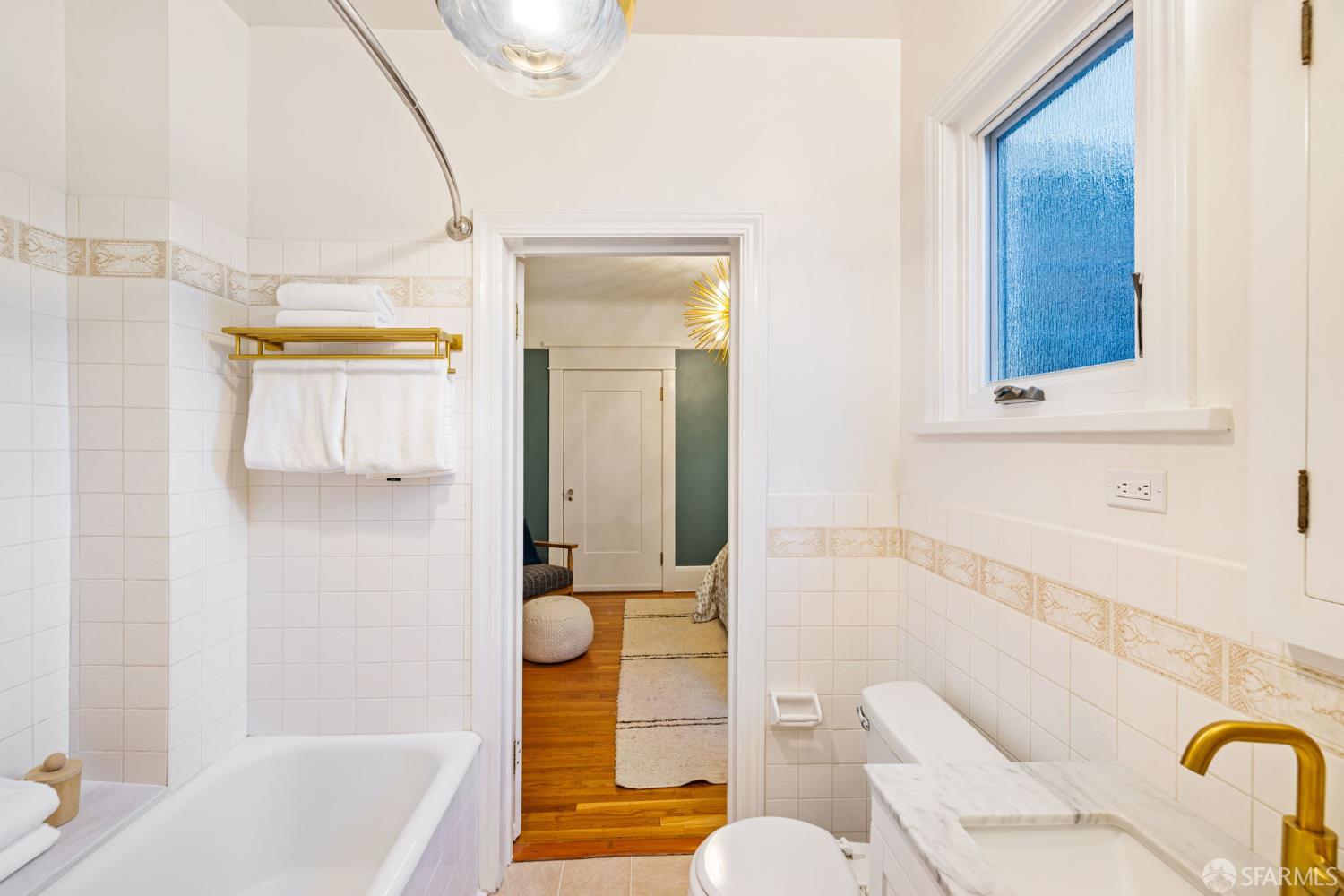 Detail Gallery Image 31 of 62 For 1242 Washington St, San Francisco,  CA 94108 - 2 Beds | 1 Baths