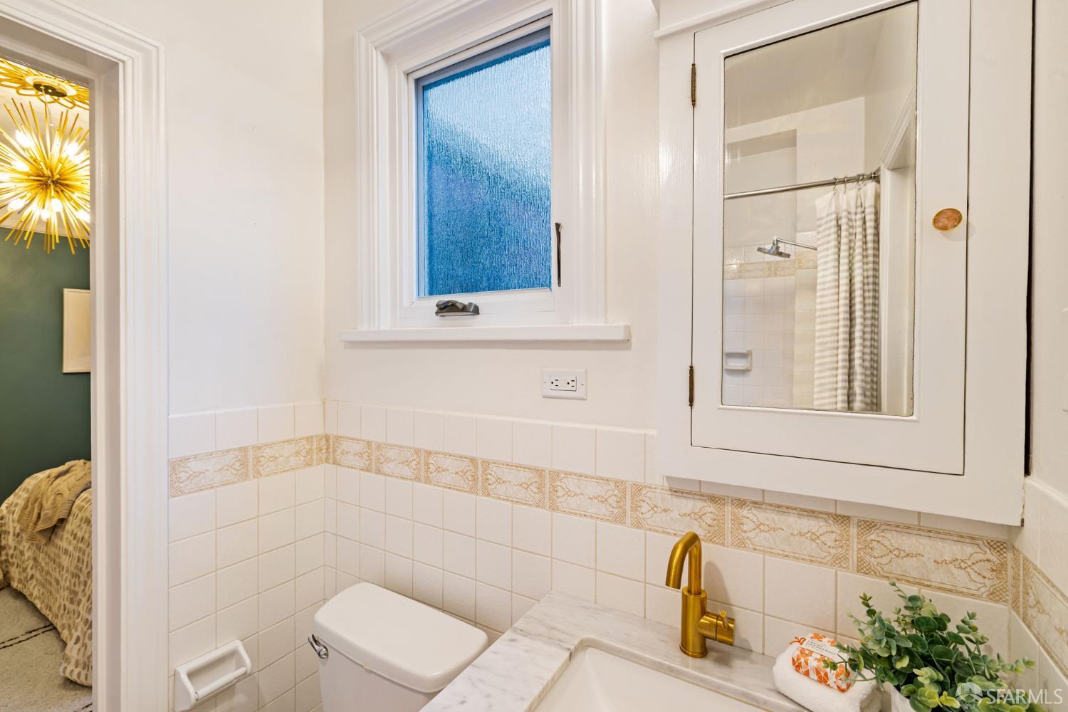 Detail Gallery Image 33 of 62 For 1242 Washington St, San Francisco,  CA 94108 - 2 Beds | 1 Baths
