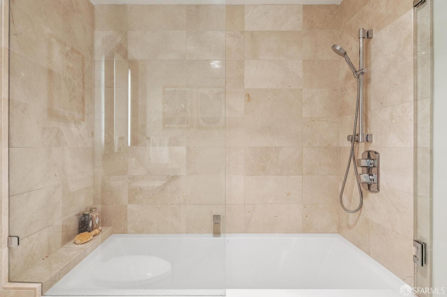 Photo #33: 425069266 Listing: Photo #33