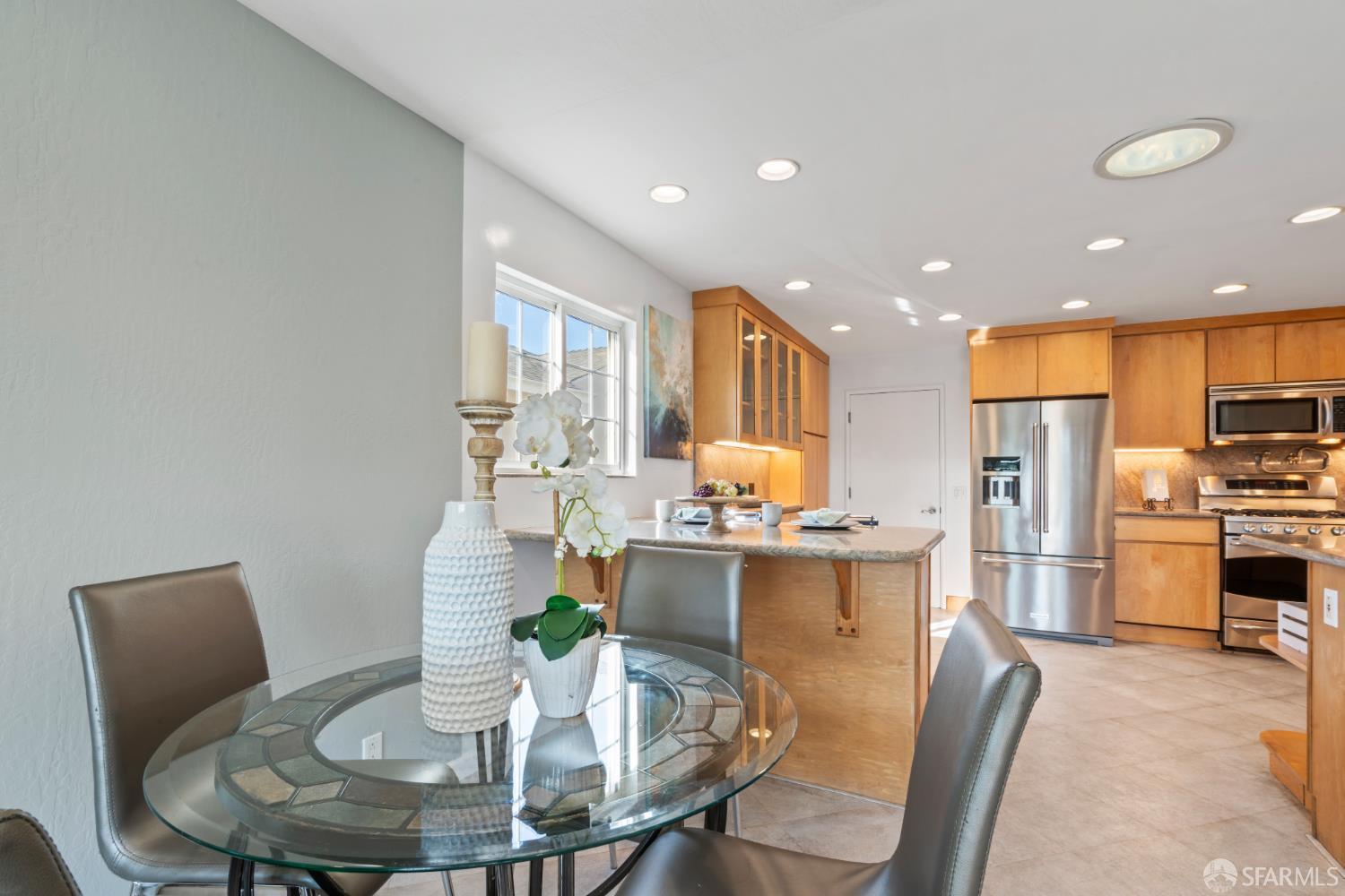 Detail Gallery Image 4 of 23 For 1704 Washington St, San Mateo,  CA 94403 - 3 Beds | 1 Baths