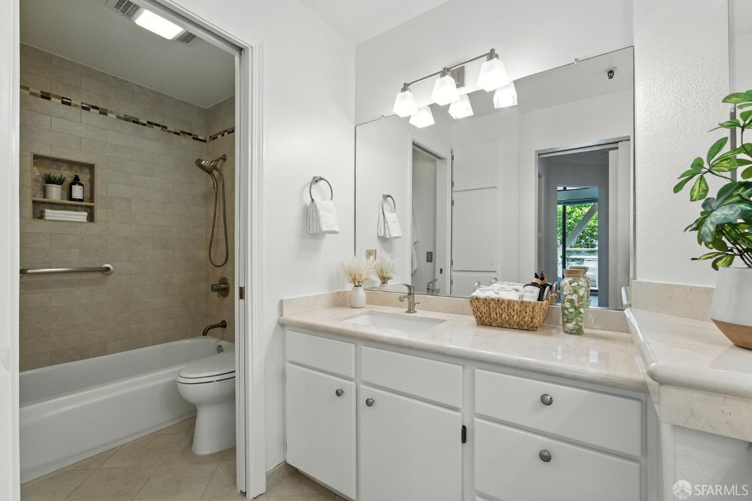 Photo #22: 425066170 Listing: Photo #22