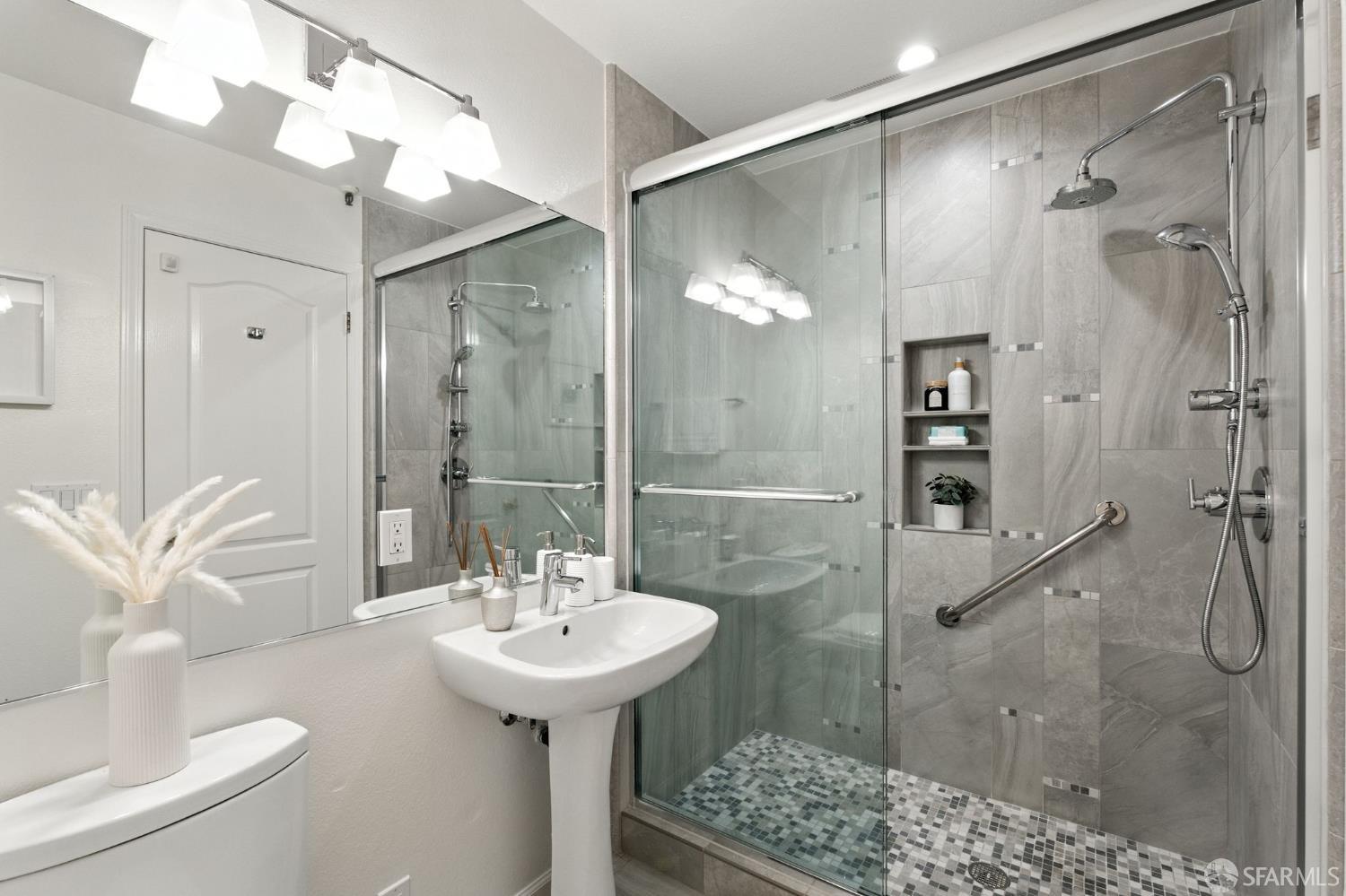Photo #19: 425066170 Listing: Photo #19