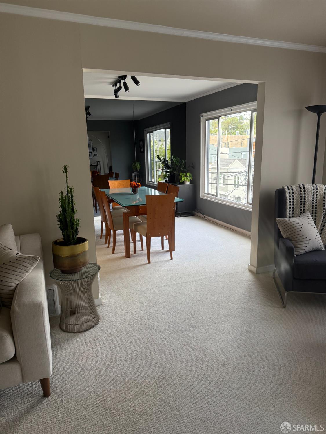 Detail Gallery Image 6 of 9 For 417 Eureka St, San Francisco,  CA 94114 - – Beds | – Baths