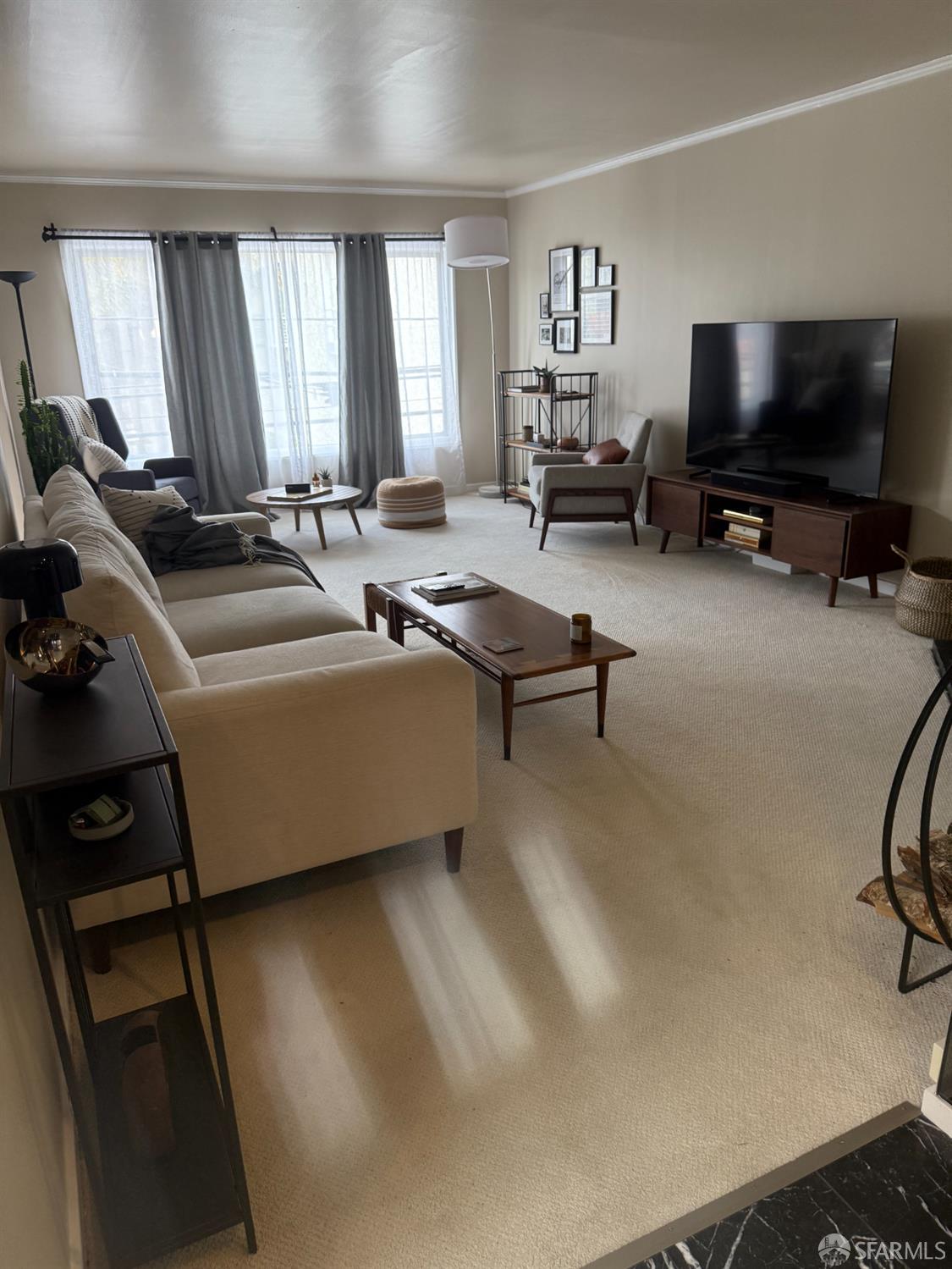 Detail Gallery Image 4 of 9 For 417 Eureka St, San Francisco,  CA 94114 - – Beds | – Baths