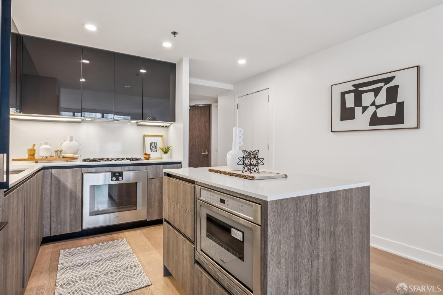 Photo #5: 425063458 Listing 