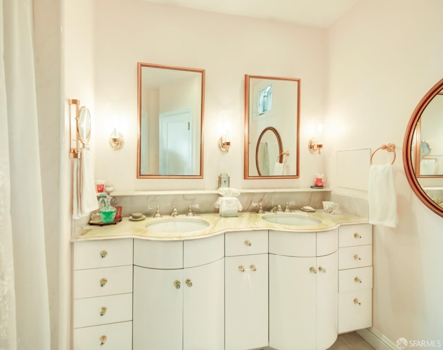 Photo #33: 425069623 Listing: Photo #33