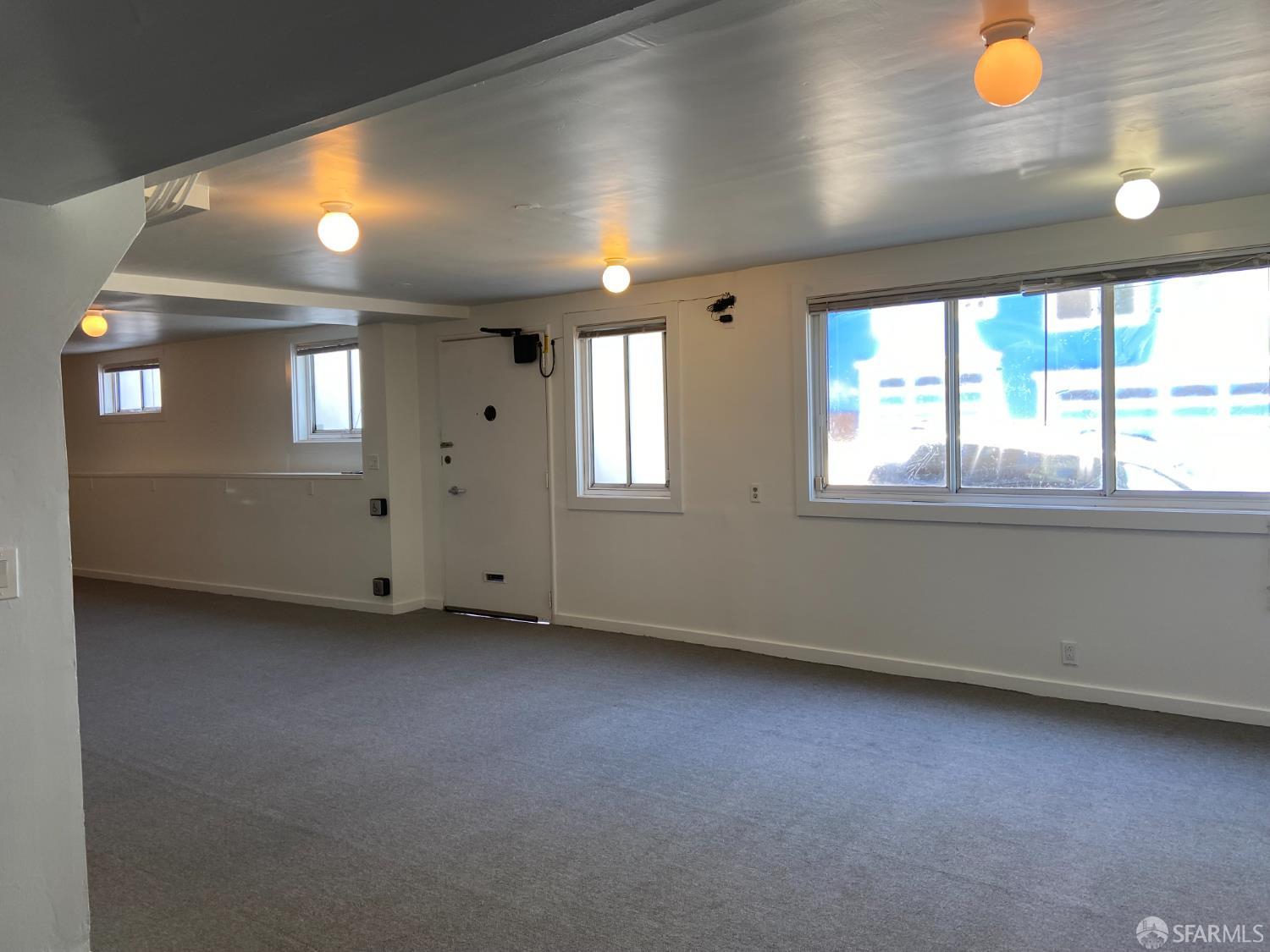 Detail Gallery Image 4 of 13 For 1095 Pacific Ave, San Francisco,  CA 94133 - – Beds | – Baths