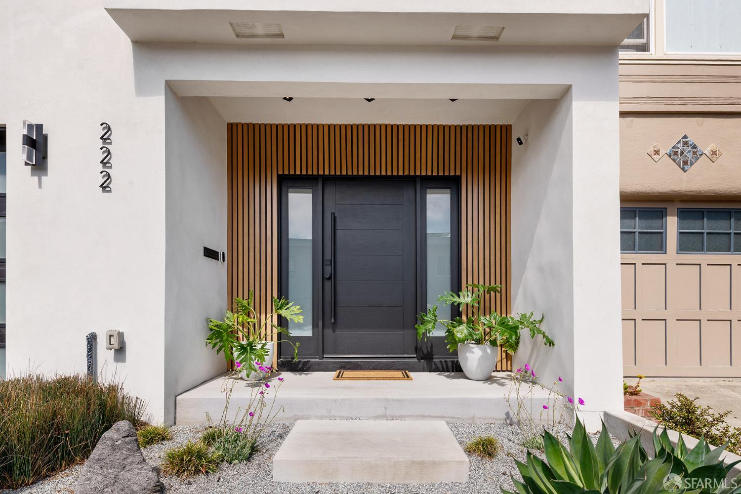 Detail Gallery Image 5 of 92 For 222 Molimo Dr, San Francisco,  CA 94127 - 4 Beds | 3/1 Baths