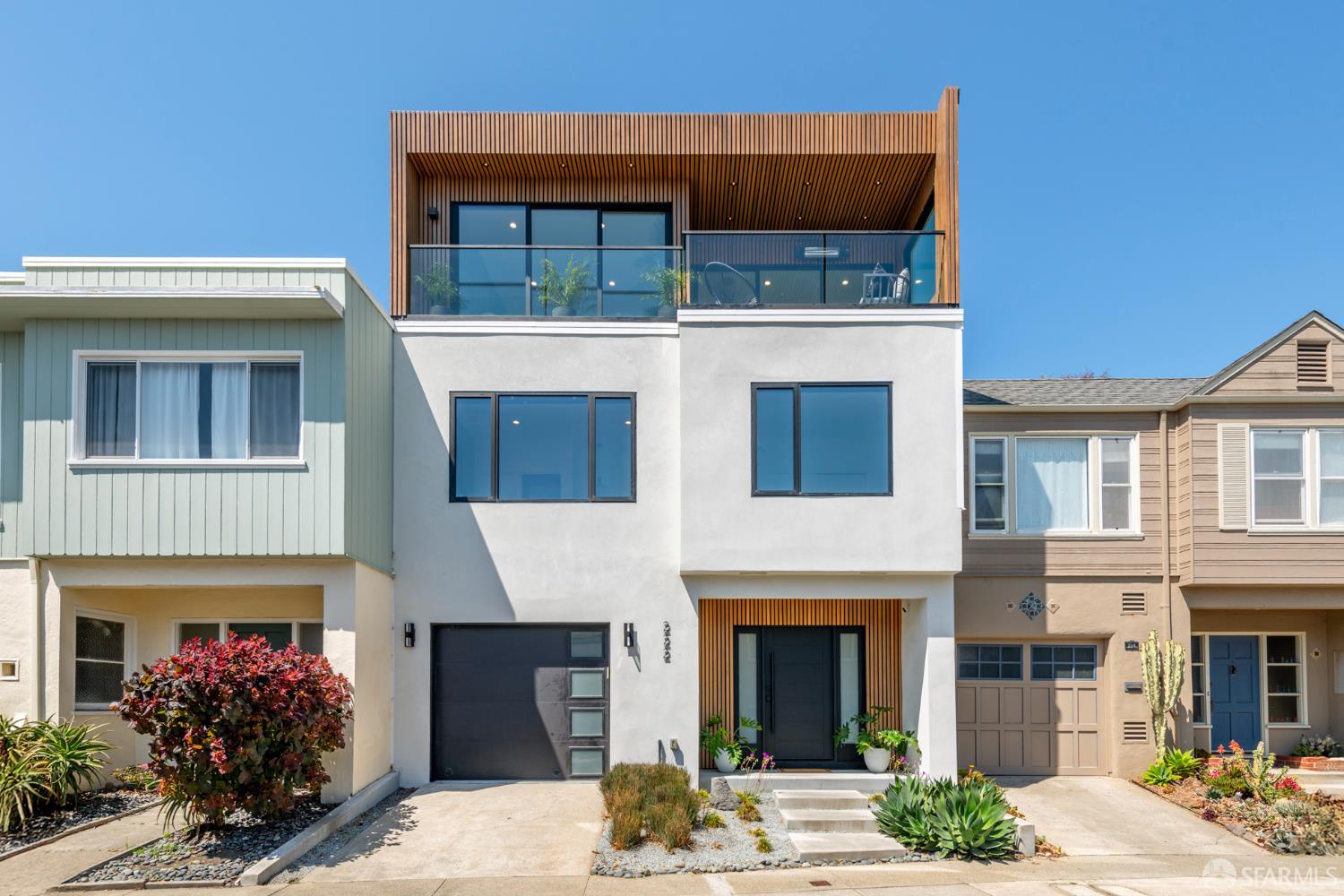 Detail Gallery Image 2 of 92 For 222 Molimo Dr, San Francisco,  CA 94127 - 4 Beds | 3/1 Baths