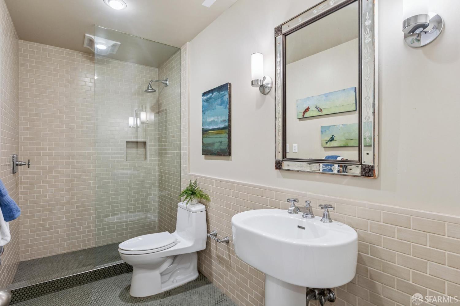 Detail Gallery Image 62 of 72 For 2221 Scott St, San Francisco,  CA 94115 - 5 Beds | 4/1 Baths