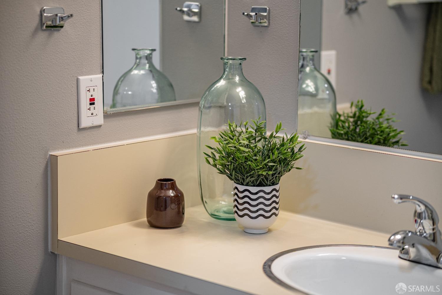 Detail Gallery Image 37 of 51 For 94 Bayo Vista Ave #304,  Oakland,  CA 94611 - 1 Beds | 1 Baths