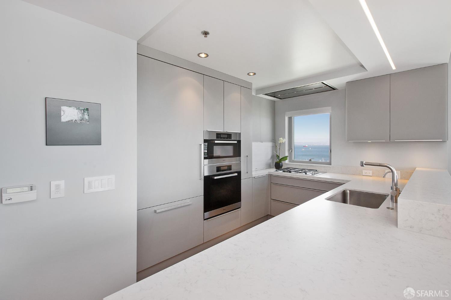 Detail Gallery Image 12 of 56 For 229 Brannan St 16e,  San Francisco,  CA 94107 - 2 Beds | 2 Baths