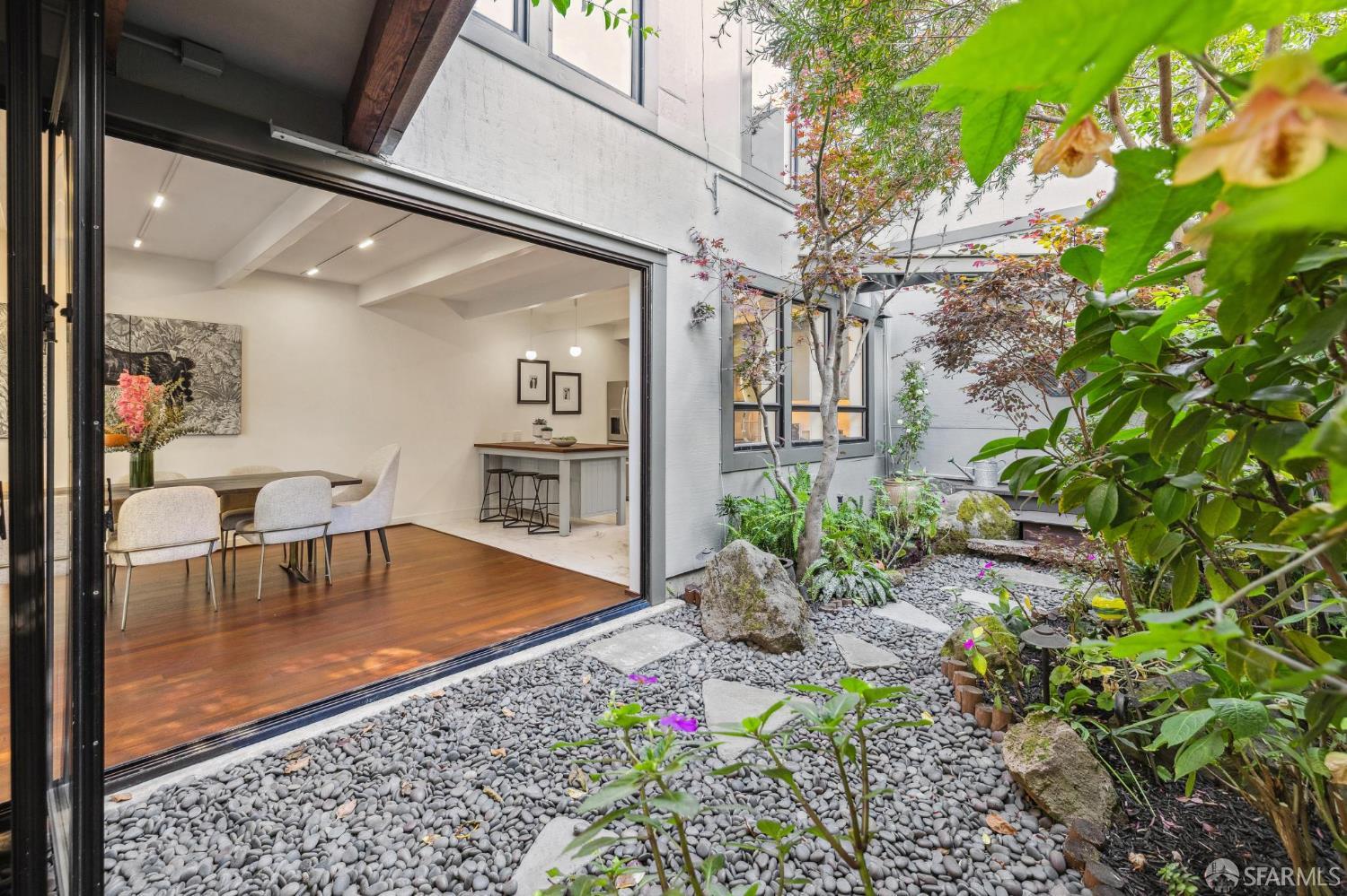 Detail Gallery Image 14 of 28 For 2753 22nd St, San Francisco,  CA 94110 - 2 Beds | 2 Baths