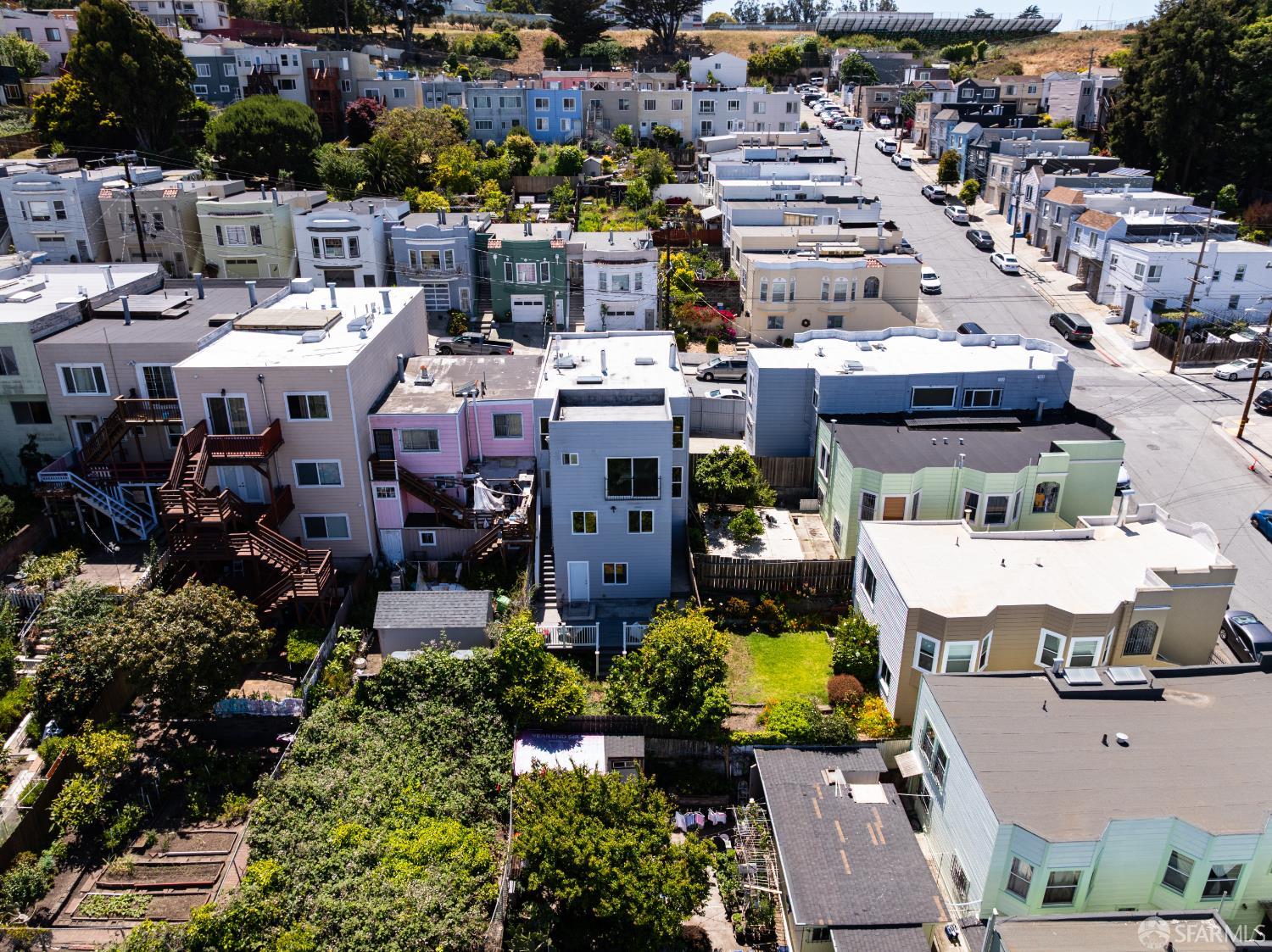 Detail Gallery Image 35 of 51 For 819 Brussels St, San Francisco,  CA 94134 - 6 Beds | 3 Baths
