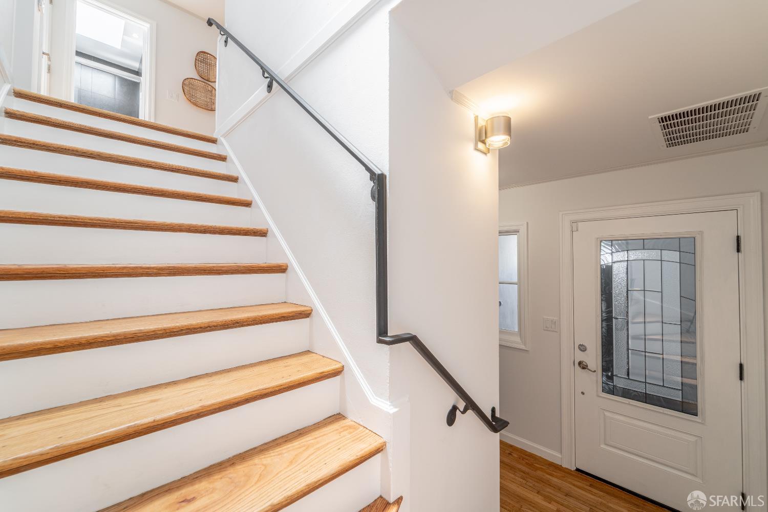 Detail Gallery Image 23 of 51 For 819 Brussels St, San Francisco,  CA 94134 - 6 Beds | 3 Baths