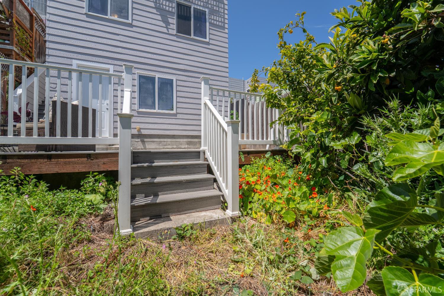 Detail Gallery Image 41 of 51 For 819 Brussels St, San Francisco,  CA 94134 - 6 Beds | 3 Baths