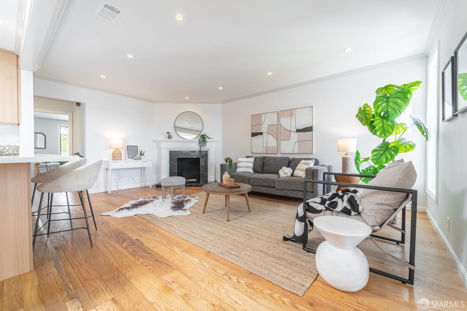 Detail Gallery Image 18 of 51 For 819 Brussels St, San Francisco,  CA 94134 - 6 Beds | 3 Baths