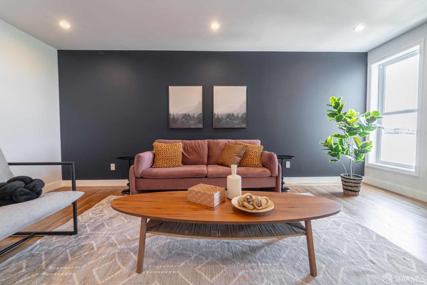 Detail Gallery Image 9 of 51 For 819 Brussels St, San Francisco,  CA 94134 - 6 Beds | 3 Baths
