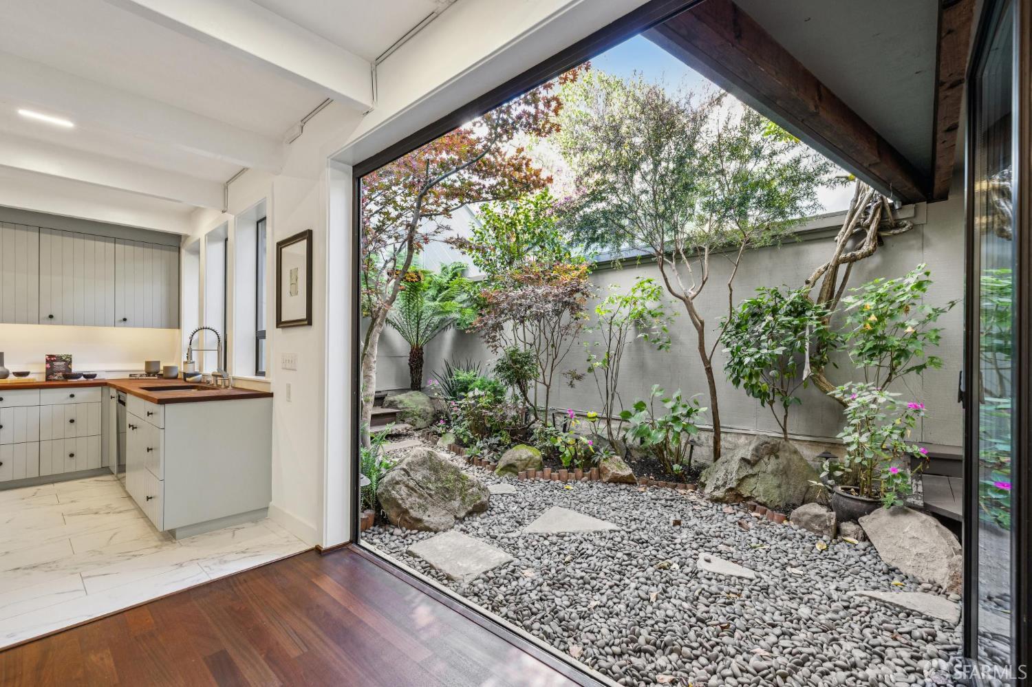 Detail Gallery Image 11 of 28 For 2753 22nd St, San Francisco,  CA 94110 - 2 Beds | 2 Baths