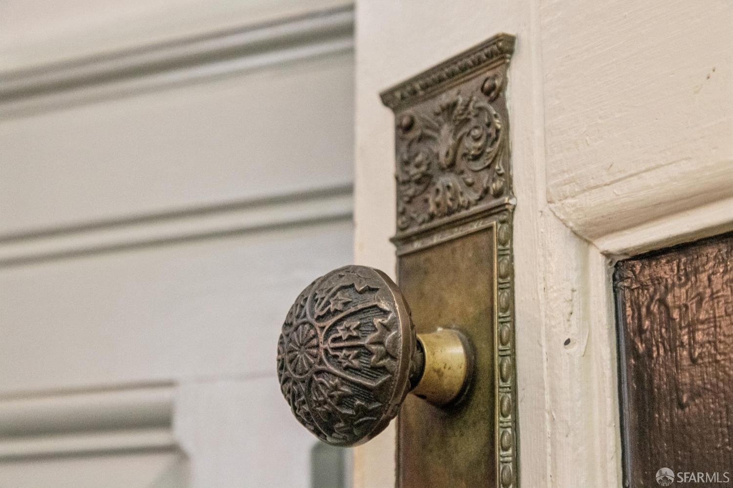 Detail Gallery Image 6 of 72 For 2221 Scott St, San Francisco,  CA 94115 - 5 Beds | 4/1 Baths