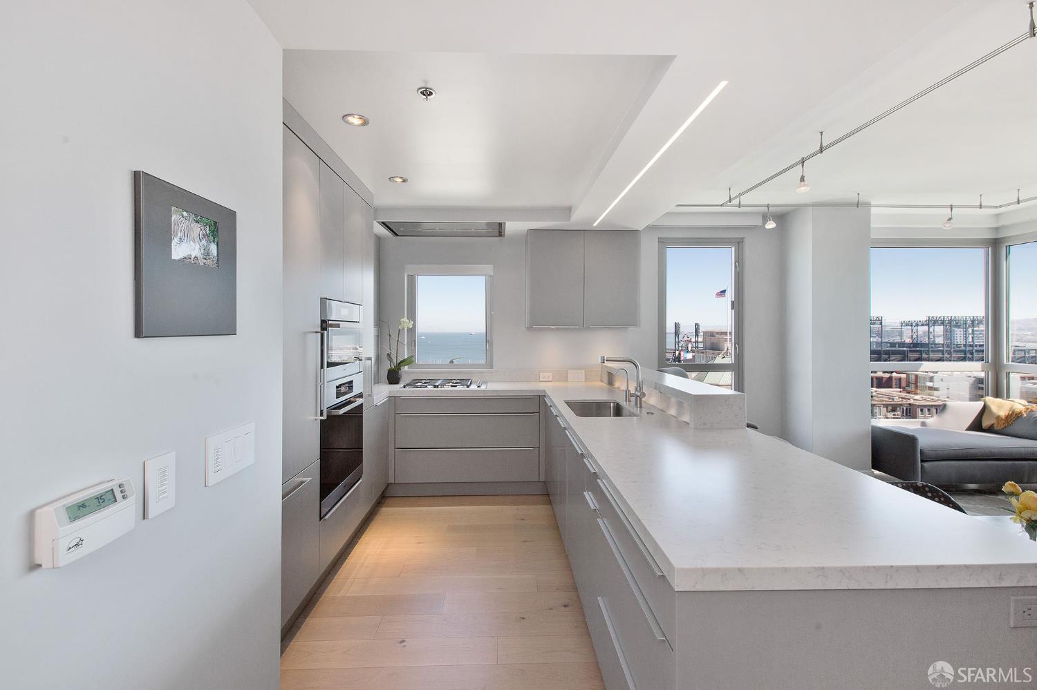 Detail Gallery Image 11 of 56 For 229 Brannan St 16e,  San Francisco,  CA 94107 - 2 Beds | 2 Baths