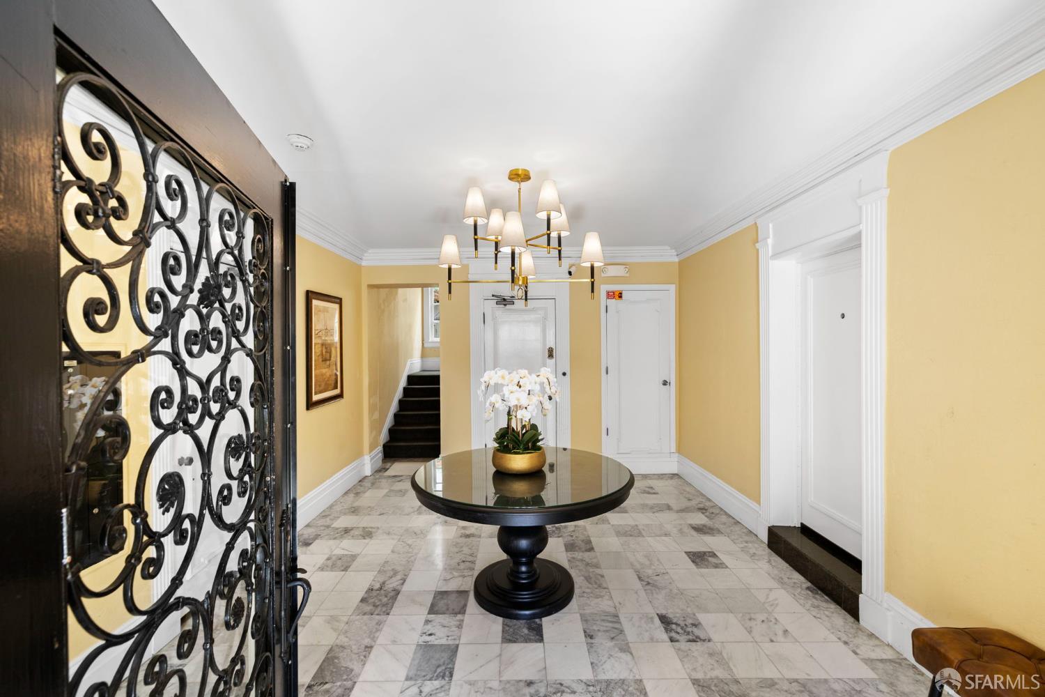 Photo #2: 425066648 Listing 