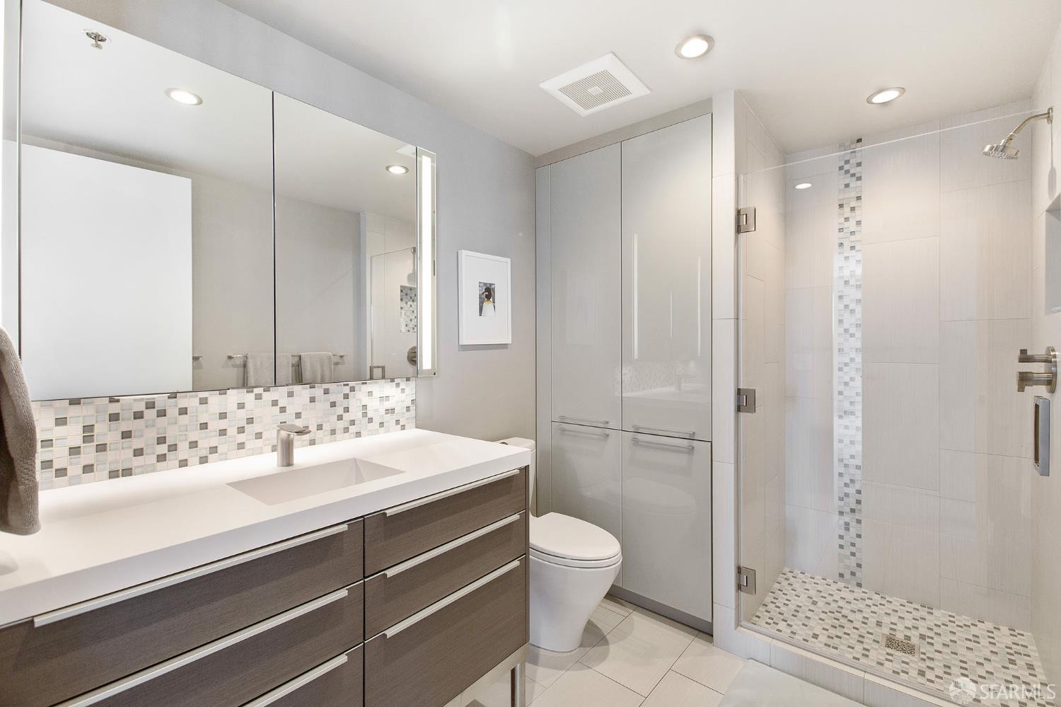 Detail Gallery Image 17 of 56 For 229 Brannan St 16e,  San Francisco,  CA 94107 - 2 Beds | 2 Baths