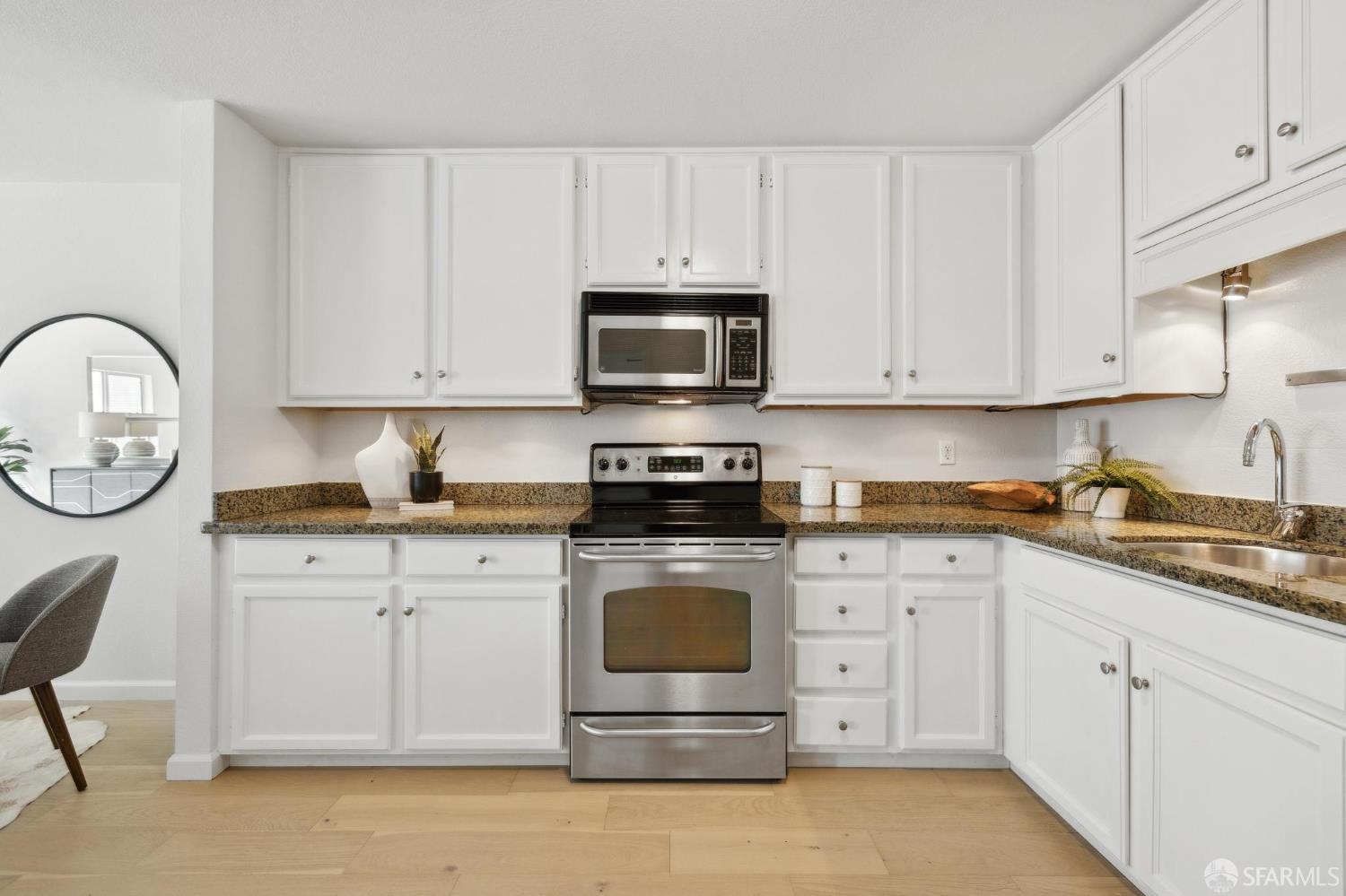 Photo #11: 425069794 Listing: Photo #11