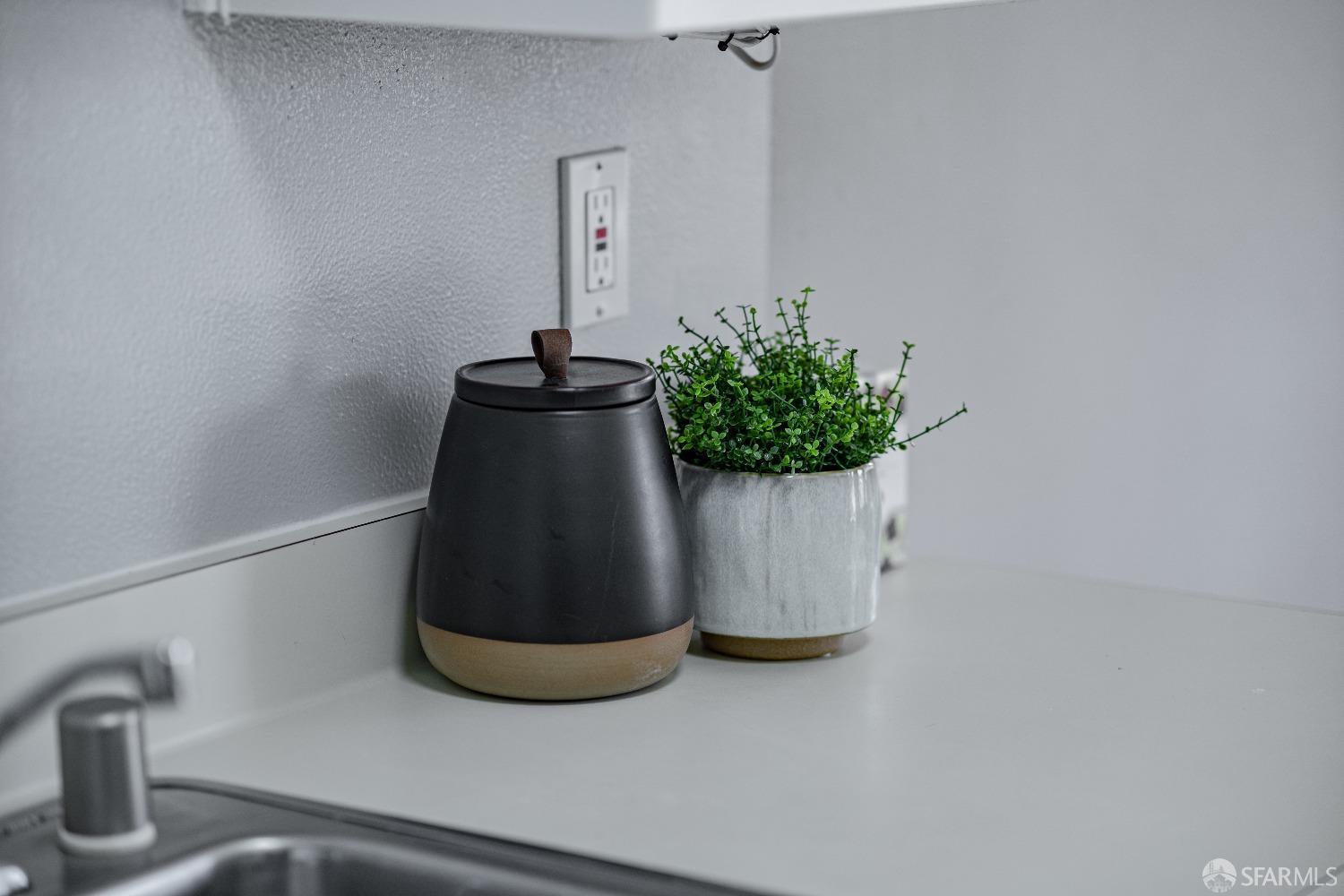 Detail Gallery Image 38 of 51 For 94 Bayo Vista Ave #304,  Oakland,  CA 94611 - 1 Beds | 1 Baths